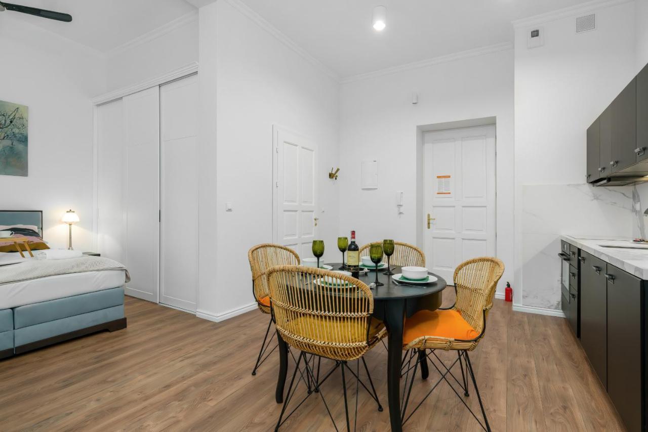 Deluxe Mtp Apartments Matejki By Noclegi Renters Poznań Extérieur photo
