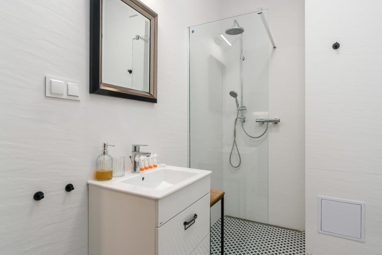 Deluxe Mtp Apartments Matejki By Noclegi Renters Poznań Extérieur photo